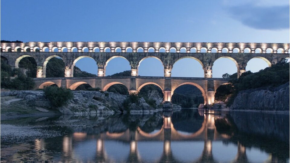 Гарский мост, одно из самых посещаемых мест современной Франции