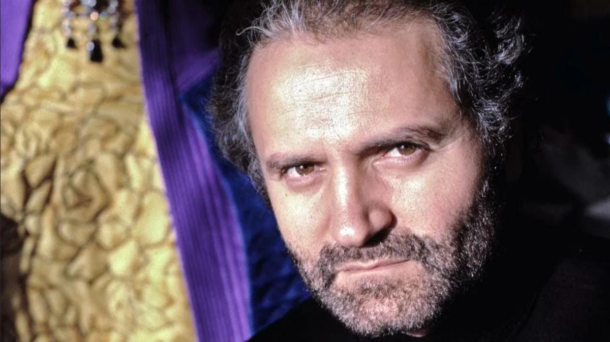 Джанни версаче и д’амико. Санто версаче фото. Донателла версаче сейчас. Джанни версаче в молодости. Версаче основатель бренда.