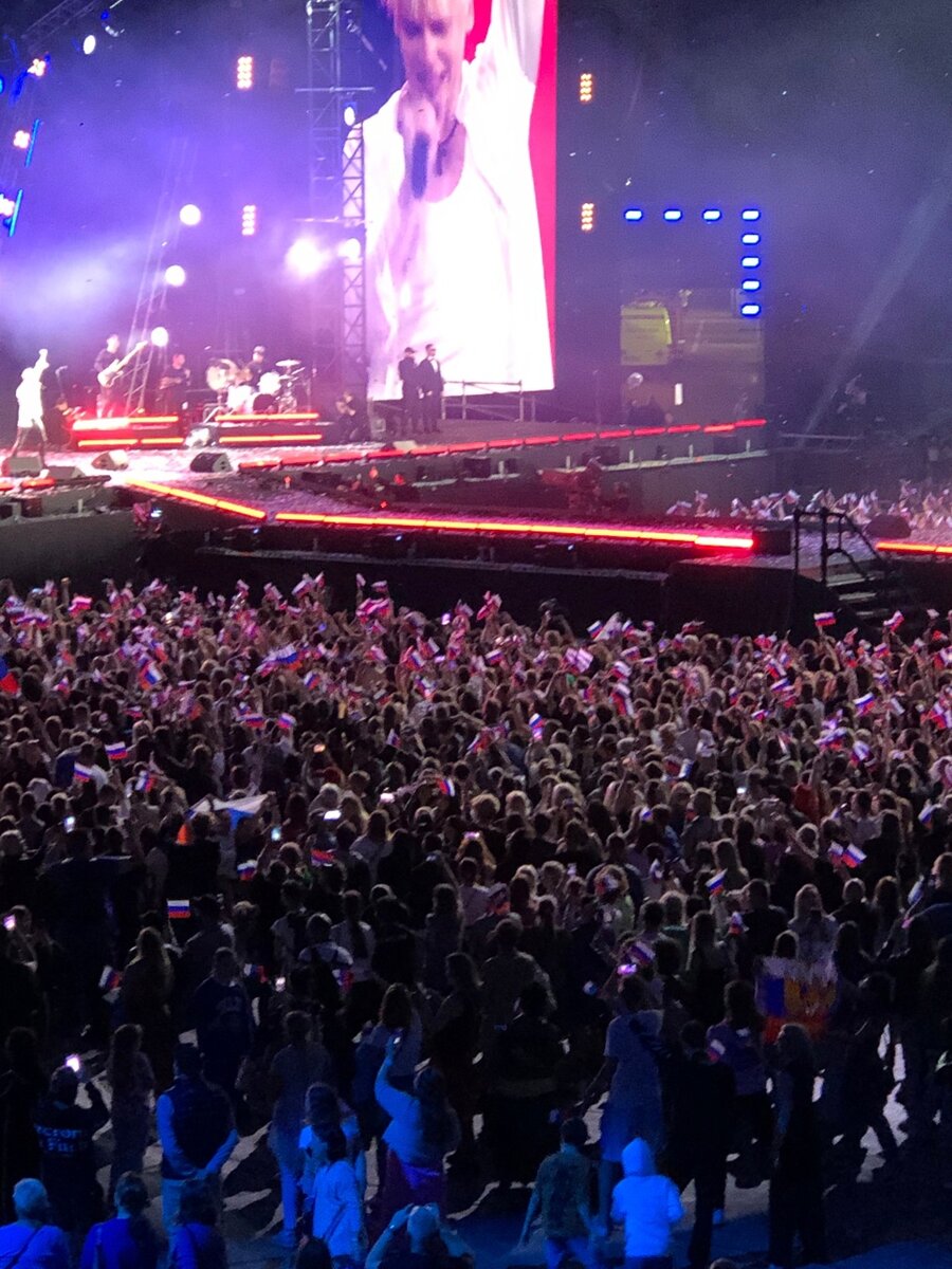 Аншлаг на Газпром Арене 