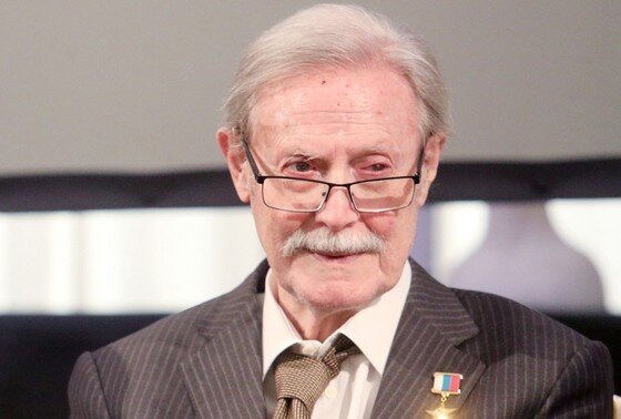    Юрий Соломин