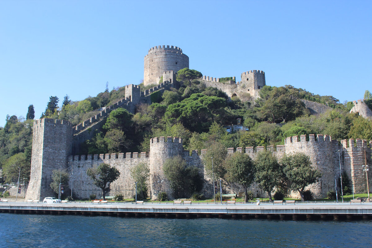 Ехать нужно вот сюда