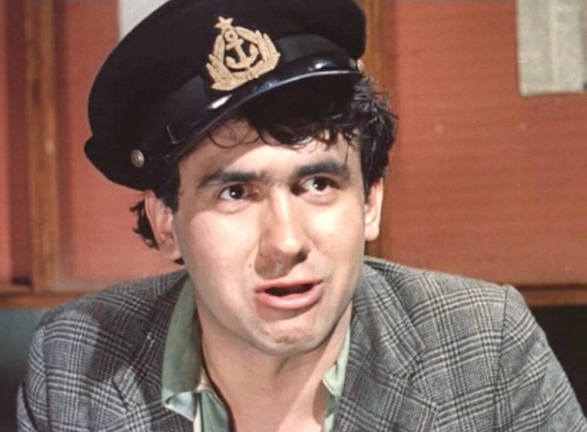 Кирпич (Котька Сапрыкин). Кадр из фильма "Место встречи изменить нельзя" (1979).