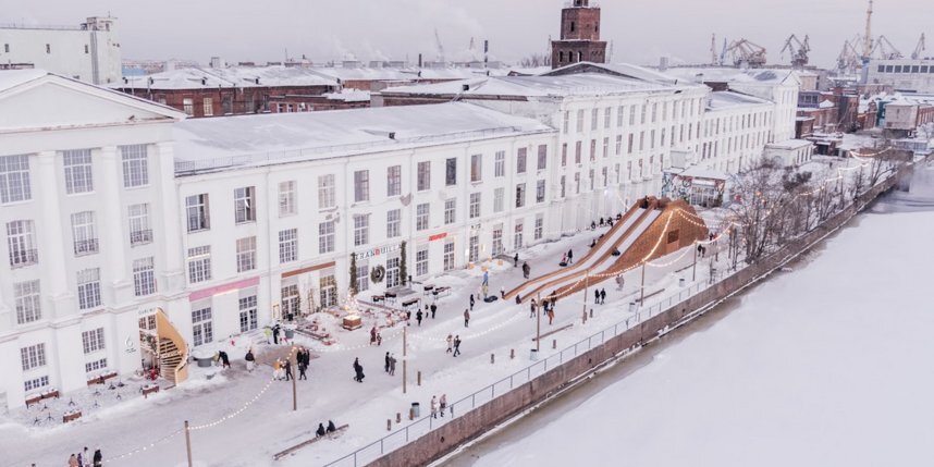    На территории Севкабель Порта начал работу каток.пресс-служба Севкабель Порт