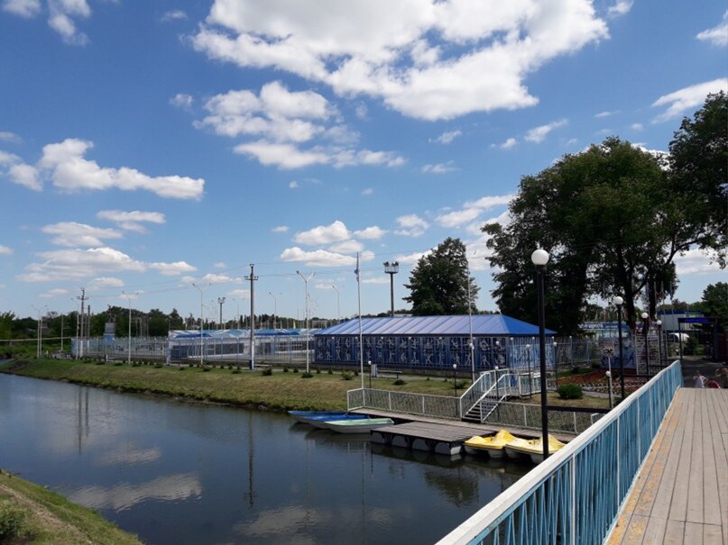 Вид на прогулочный причал.