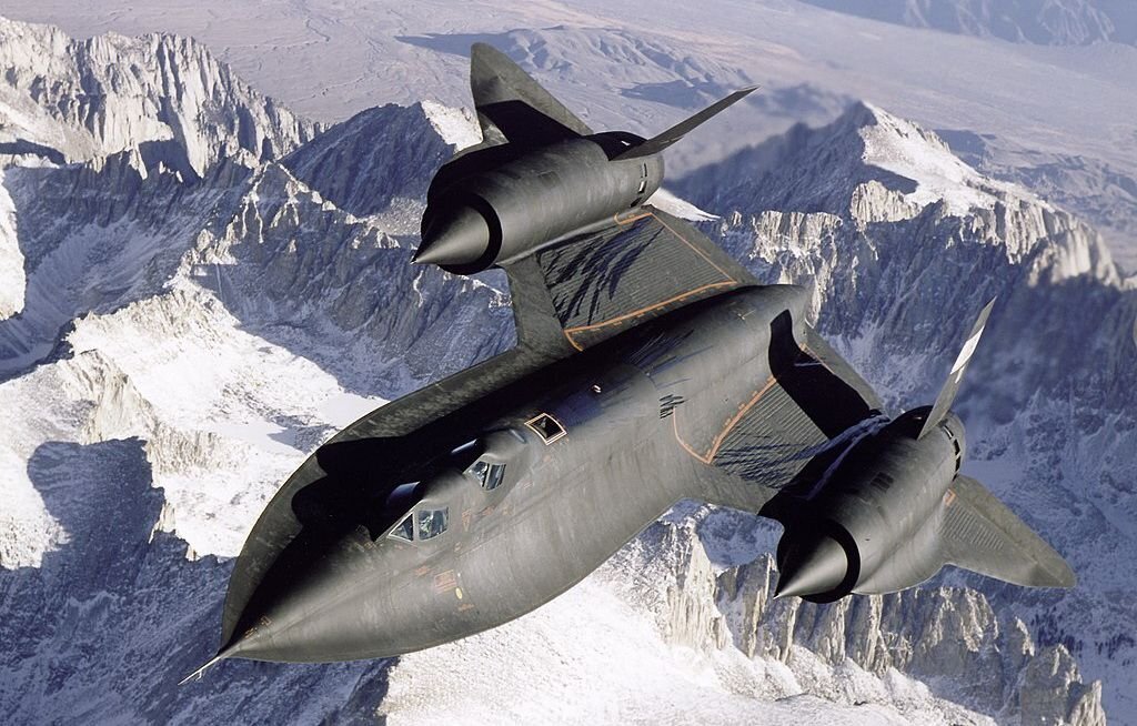 Очень быстрый самолет. Lockheed SR-71. SR 71 Blackbird. SR-71 Blackbird черный Дрозд. Локхид SR-71 Блэкберд.