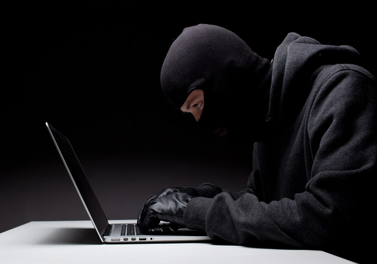    Интернет-преступник© fotolia.com / Sergey