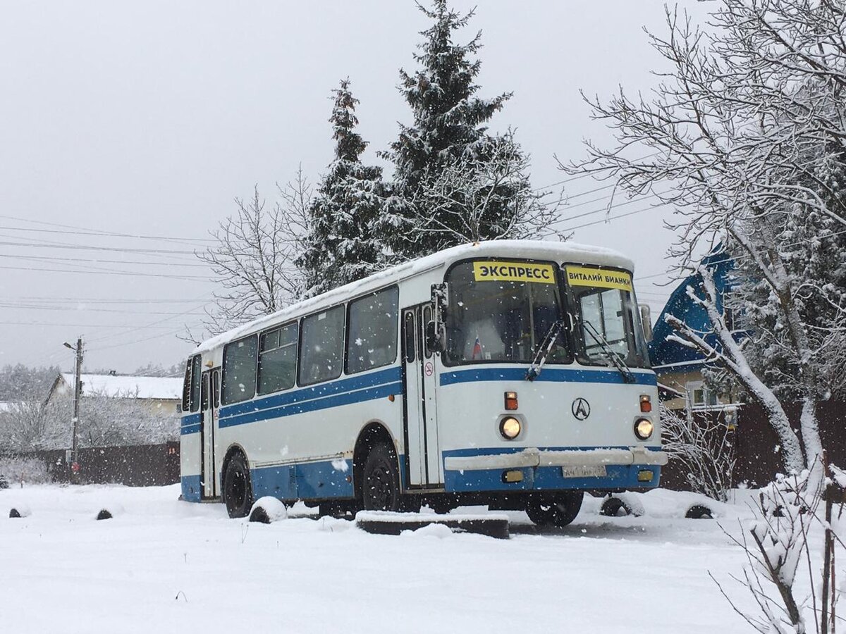 ЛАЗ-695Т в первый день после покупки в Новгородской области