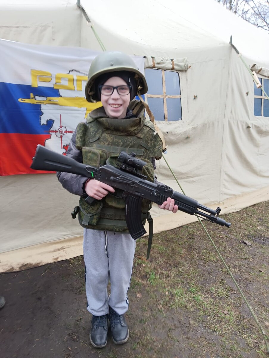 Всем привет ребята меня зовут Дима! И сегодня я бы хотел вам сказать чтобы вы мне задавали какие-нибудь вопросы. Любые. И когда наберётся 10-15-20 вопросов, я запишу ролик про вопрос ответ! Ну что ж, пишите мне вопросы, под любыми абсолютно роликами! И когда наберётся 10-15-20 вопросов тогда я запишу видео про вопрос-ответ! Ну что ж, удачи пишите мне любые вопросы под любые мои ролики! Удачи! И всем пока-пока до новых встреч, всем пока-пока!