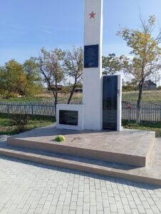  📷    В Гайском городском округе обустроены памятники погибшим в годы войны односельчанам   Белов Михаил Александрович