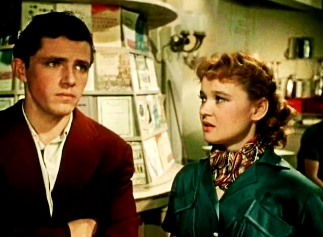 Девушка 1958. Девушка с гитарой фильм 1958. Людмила Гурченко девушка с гитарой 1958. Людмила Гурченко в фильме девушка с гитарой. Людмила Гурченко девушка с гитарой.