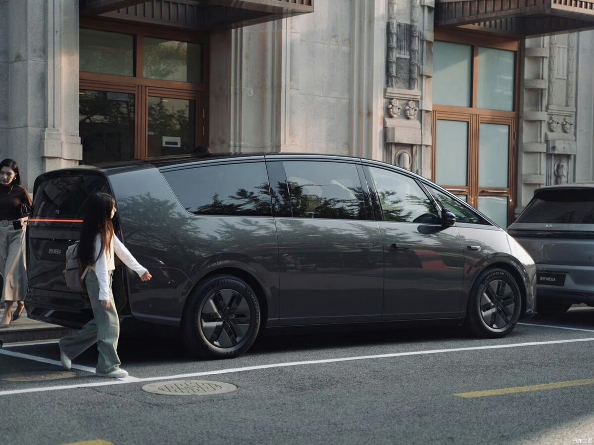 Li Auto Mega MPV