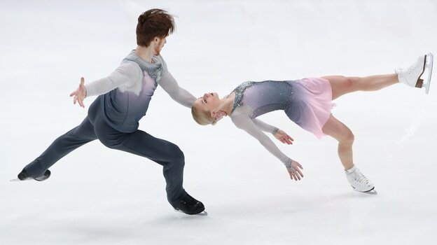    Евгения Тарасова и Владимир Морозов.Дарья Исаева