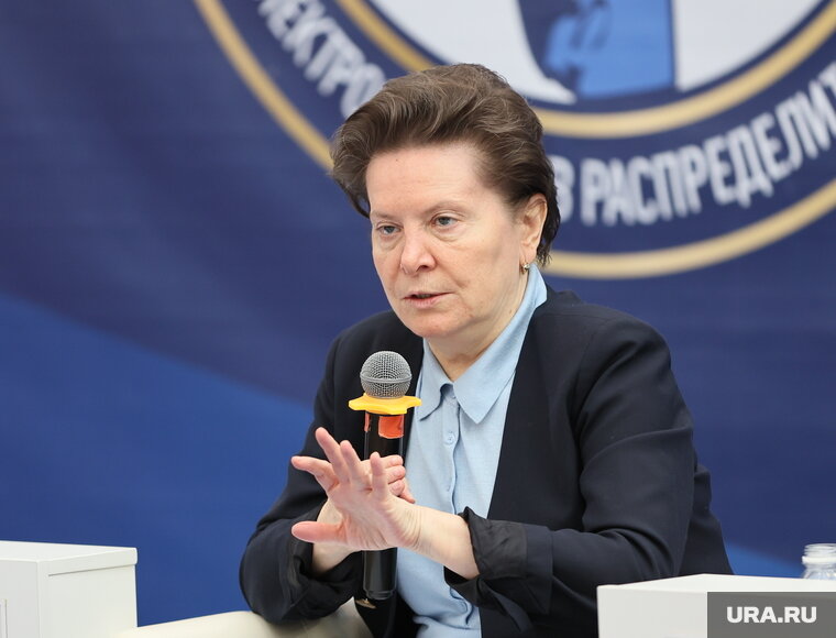    Губернатор ХМАО Наталья Комарова лишила слова скандального депутата