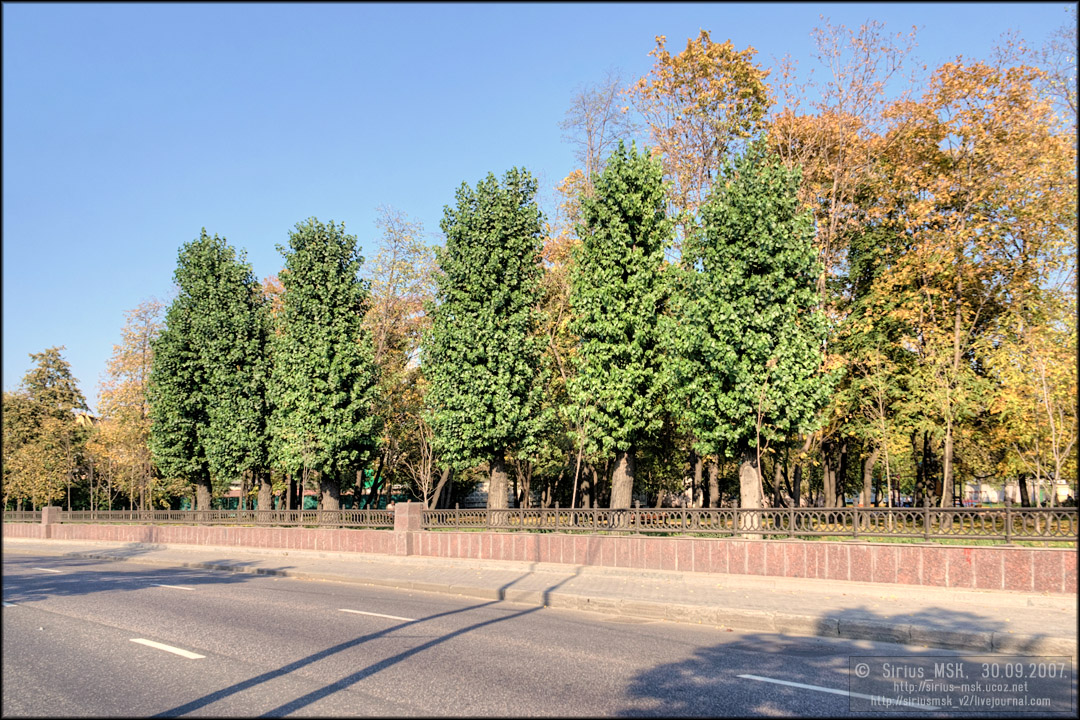 Вид на сквер в 2007 году, источник: http://moscowparks.narod.ru/photo/141-0-1898