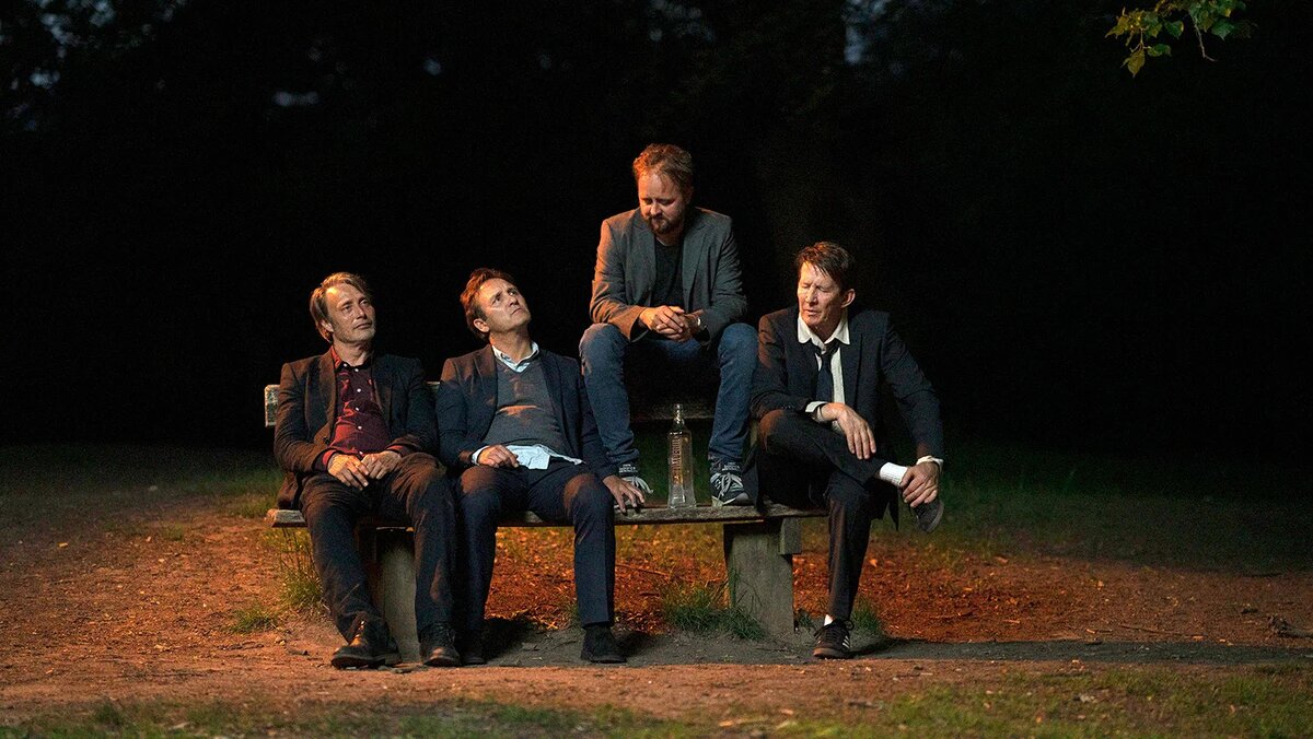 Кадр из фильма "Ещё по одной" (2020)