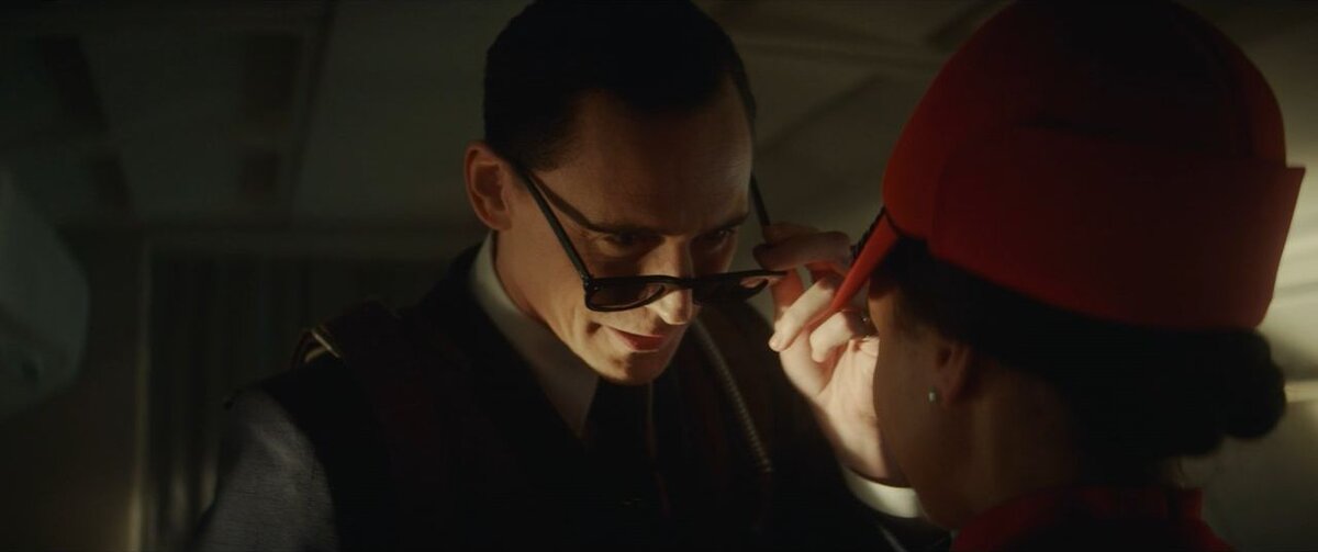 Создатели обещали путешествие Локи по важным историческим вехам. В итоге мы получили забавный флэшбек Дейла Купера. Про Помпеи вспомнить уже трудновато. 