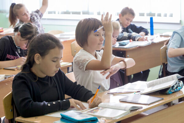    Шестиклассники, живые, открытые, эмоциональные, радуют своей активностью на занятиях