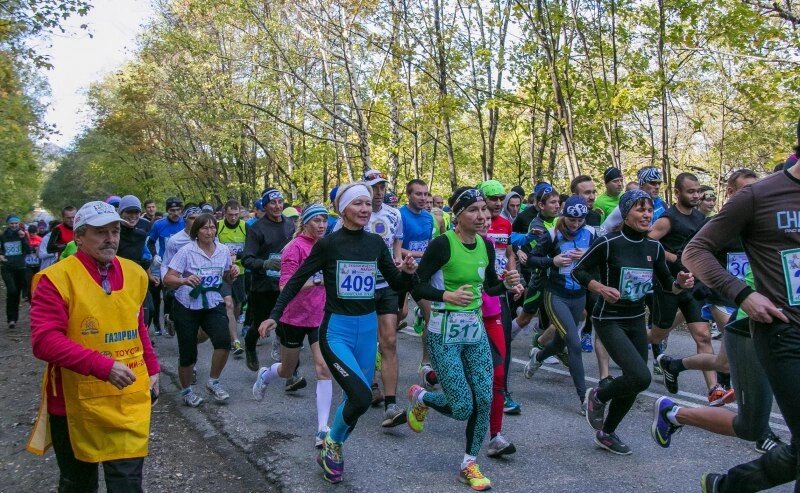 Экологический марафон "Самарская Лука". Старт участников дистанции полумарафон. 2015 год.