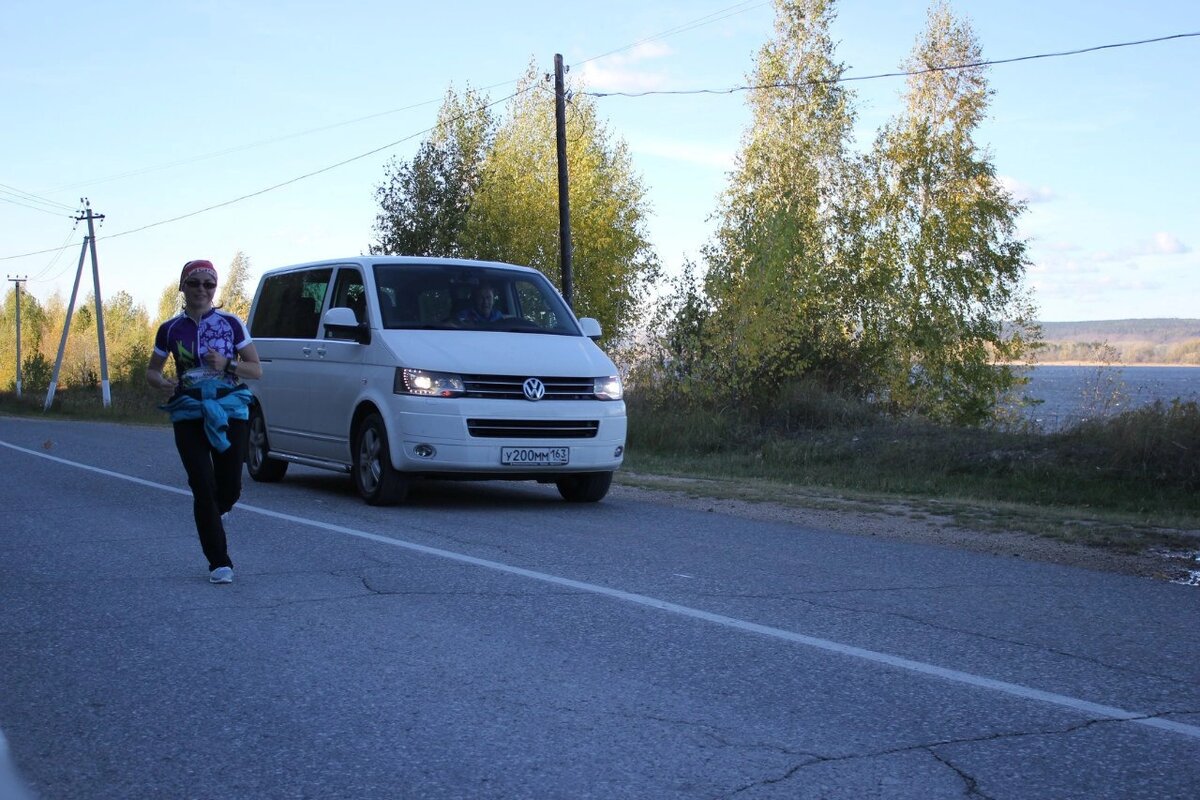 Экологический марафон "Самарская Лука". Бегу полумарафон. 2015 год. Разве так одеваются спортсмены? 
