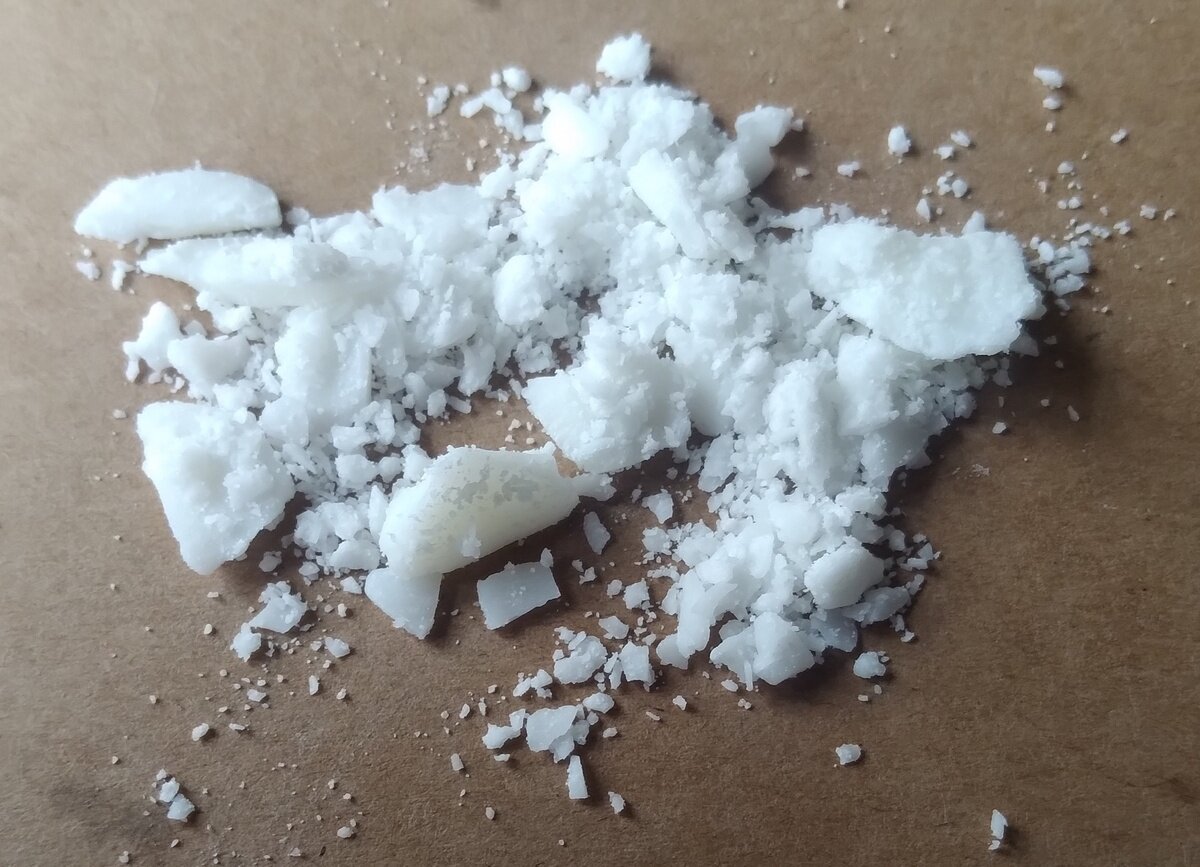 Вот так выглядит обычный соевый воск 