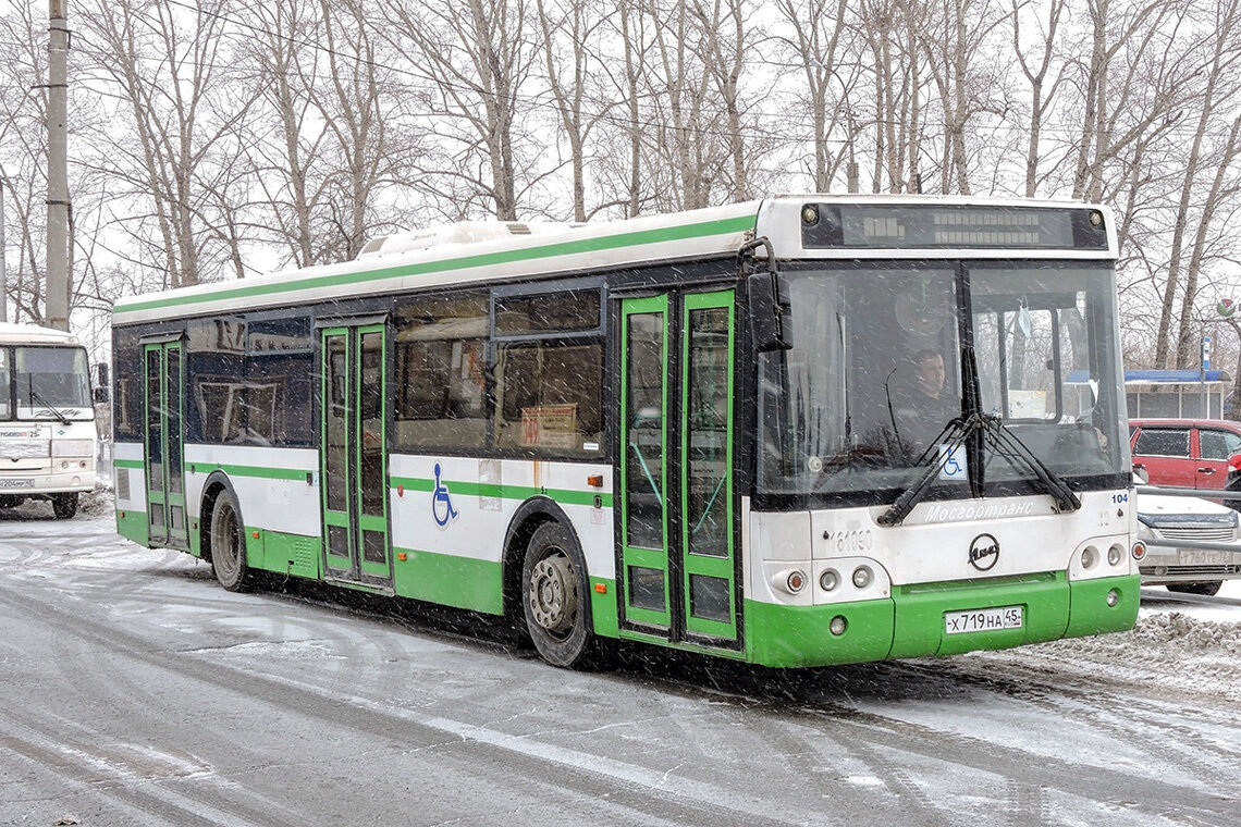 На городском маршруте № 349 «ОАО «Синтез» — Аэропорт». Автор фото: Fedor45. Источник — fotobus.msk.ru