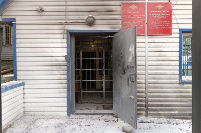    Здание после поджога. Фото: СУ СК по Республике Алтай