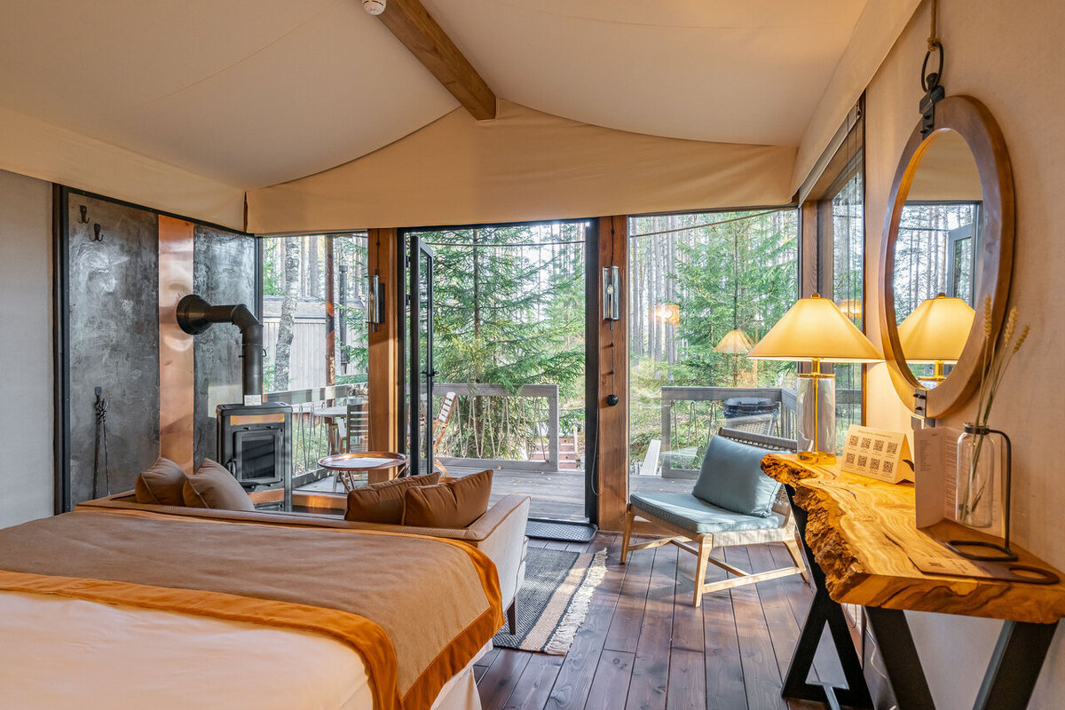 We lodge медное озеро. We lodge. Лодж отель we lodge. Лодж-отель в стиле сафари на берегу медного озера we lodge. We lodge санкт петербург.