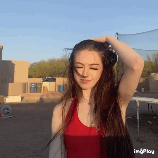 Девушка Ангелина