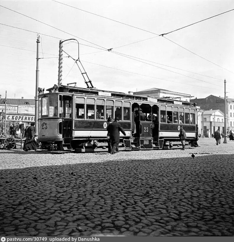 Такой же трамвай MAN, что и на предыдущем снимке, на Большой Сухаревской площади, 1907-1910. Фото А. Гринберга, с сайта www.pastvu.com.