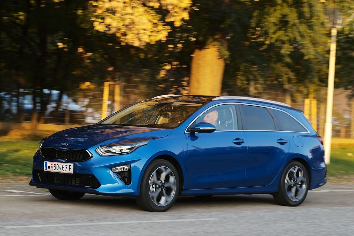 Kia Ceed С…СЌС‚С‡Р±РµРє 2020 Blue