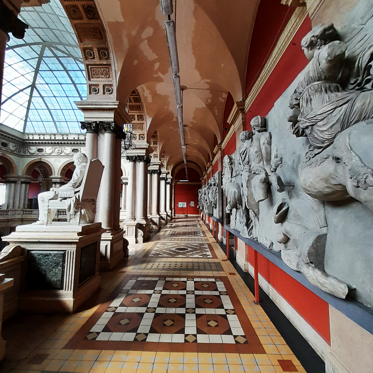 Санкт-Петербург, Академия Штиглица, входной билет - 900 рублей.