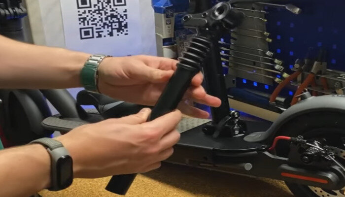 Фото 2. Труба с амортизатором