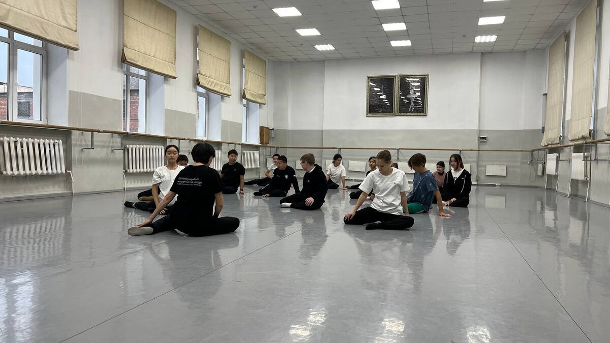 В Бурятском республиканском хореографическом колледже прошёл День открытых дверей.-3