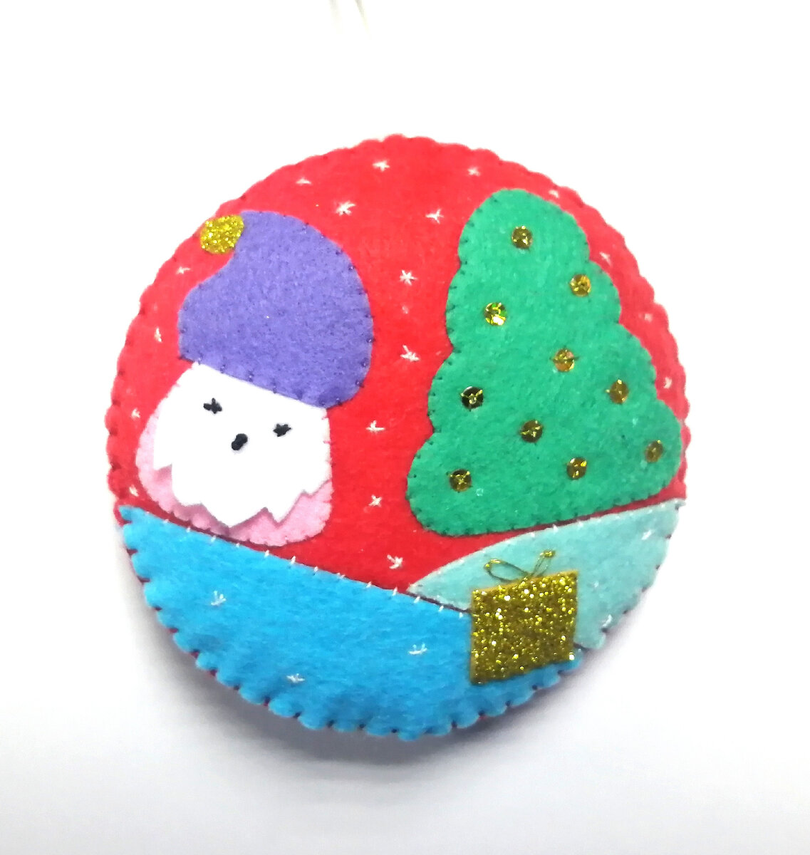 Новогодний шарик из фетра.