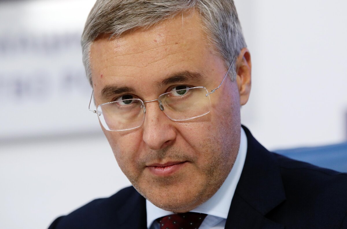 Глава Минобрнауки негодует с народного негодования 