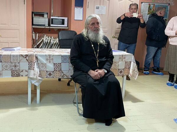 отец лев в троицке. священник лев коломыя. протоиерей лев большаков. священник лев. лев семенов пстгу.