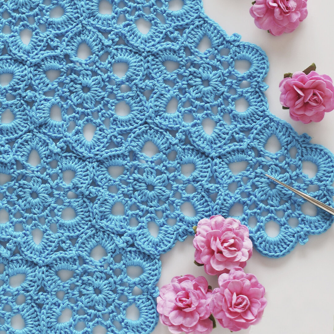 На втором уроке научимся вязать цветочные мотивы в этой технике