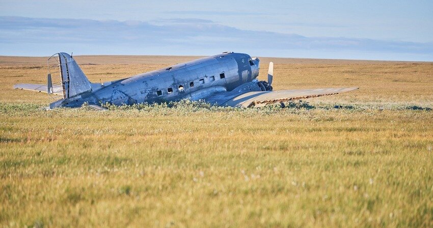 C-47DL почти 70 лет пролежал в таймырской тундре в болоте, куда совершил аварийную посадку. 