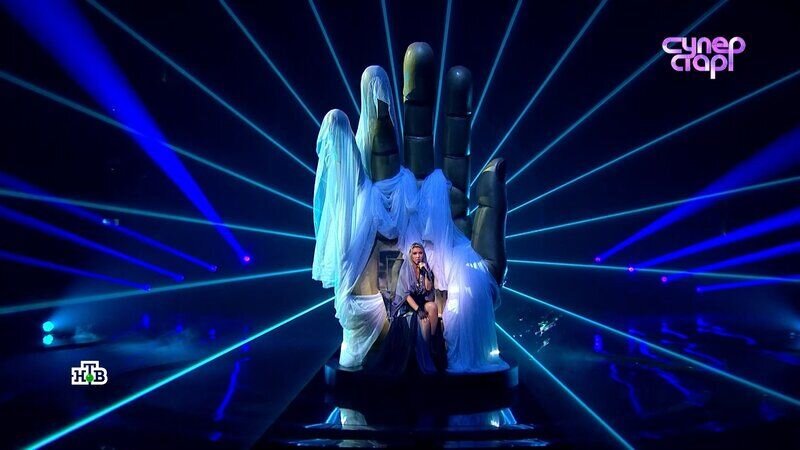 Кадр из 2-го выпуска шоу «Суперстар!»