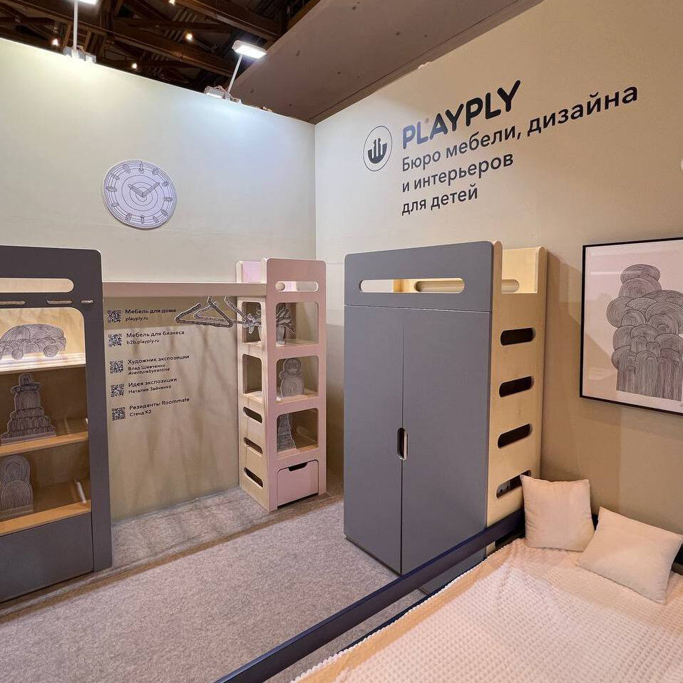 Эта мебель сама по себе выглядит круто, даже если по ней никто не будет лазать