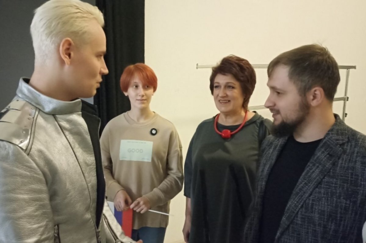    Певец SHAMAN встретился с воронежским паралимпийцем Максимом Ковалем