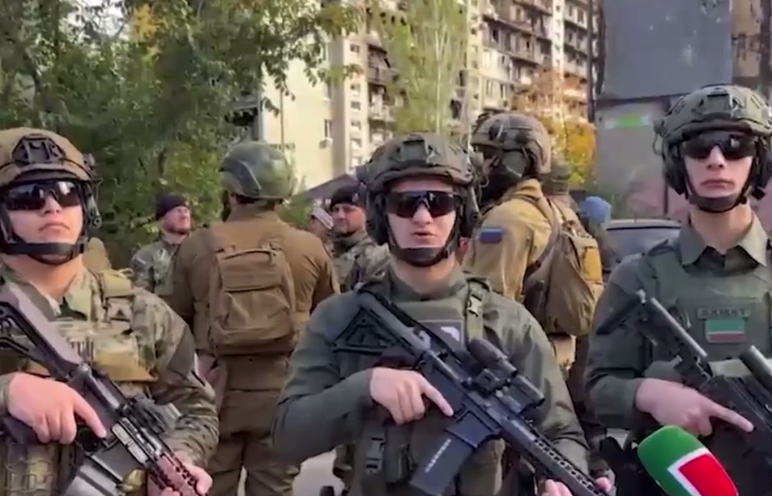 Сколько лет ахмату кадырову сыну рамзана кадырова. Кадыров сыновья. Чеченцы на Украине. Украинская форма