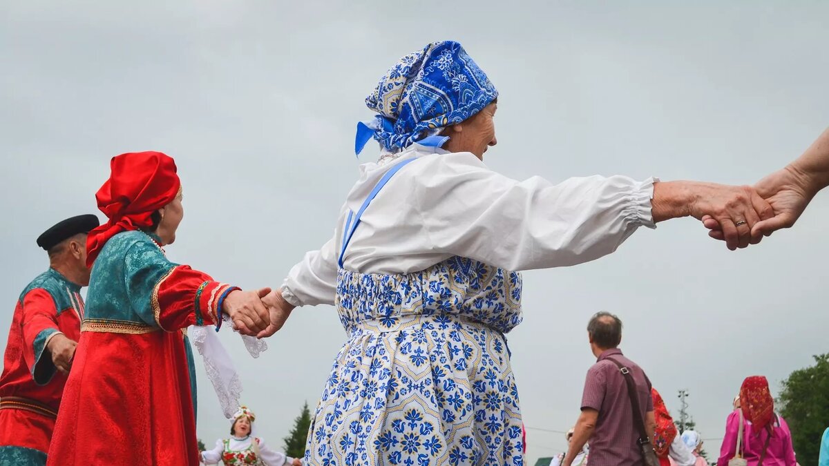     В 2024 году в Югре проведут серию интеллектуальных викторин для школьников. Целью мероприятий станет формирование уважительного отношения детей ко всем этносам и религиям.