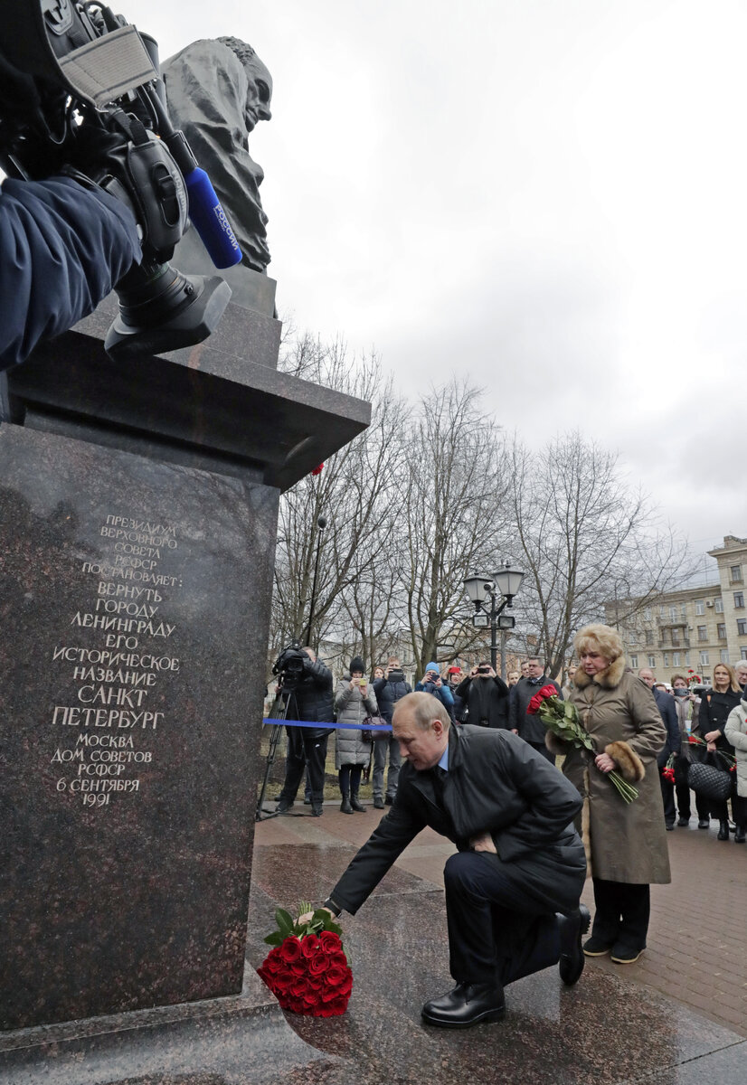 Привел в политику Путина и Медведева: биография первого мэра  Санкт-Петербурга Анатолия Собчака | Радио КП | Дзен