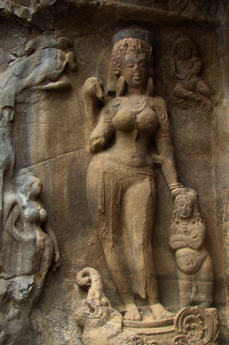 Ганга. Пещеры Эллоры, VII-X вв. Источник: https://commons.wikimedia.org/wiki/File:Goddess_Ganga.JPG