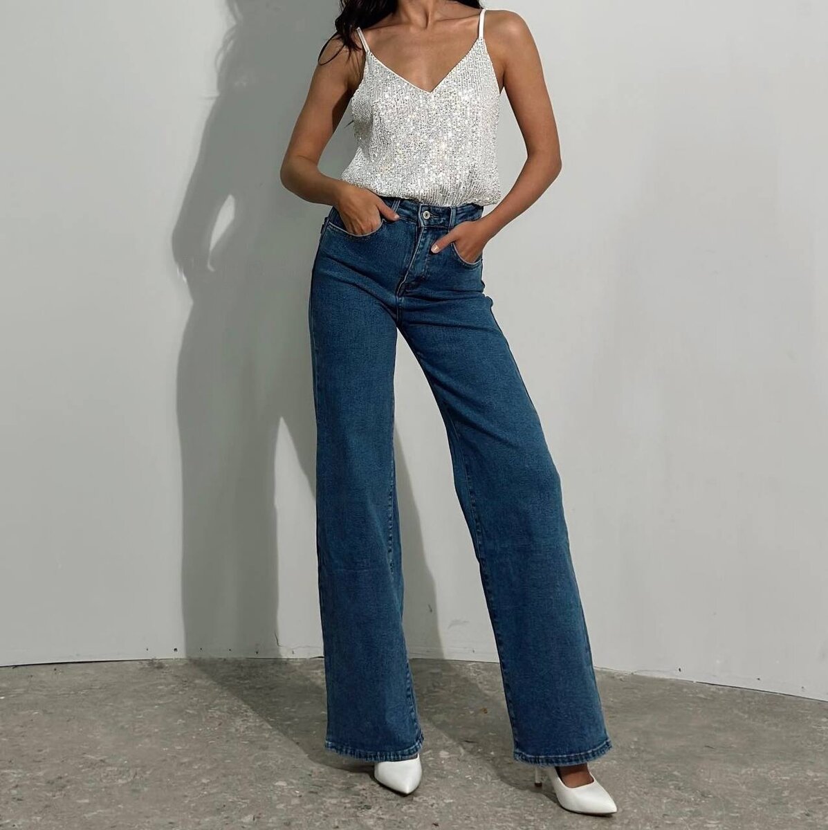 Широкие джинсы можно найти в Gloria Jeans или в Sela, мне там нравится деним и цены приемлемые