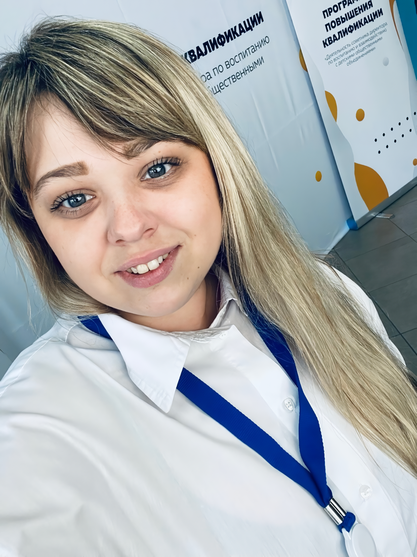 Советник директора по воспитанию Альбина Ларионова из гимназии № 140 Омской области