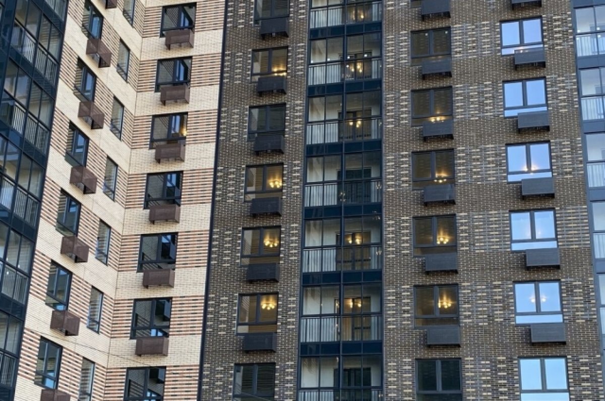    Больше на 500 рублей.