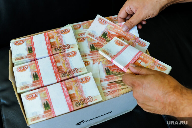 1000000000 рублей фото В Тюменской области экс-депутата обвиняют в неуплате налогов на 290 млн рублей У
