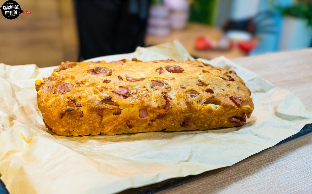 Сырный пирог с сосисками. Сложное просто